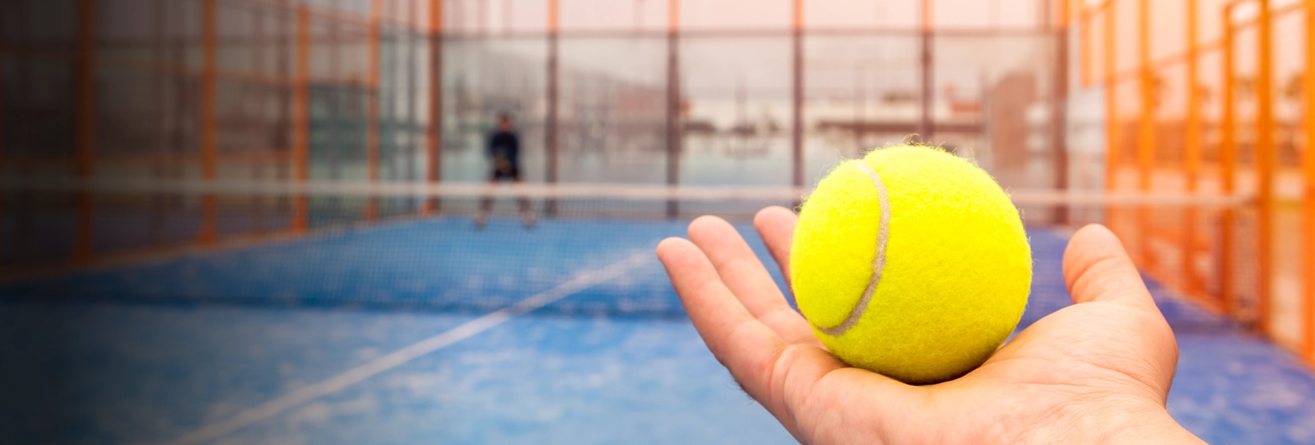 Jouez au plus haut niveau avec nos terrains de padel, conçus pour la performance et le plaisir.