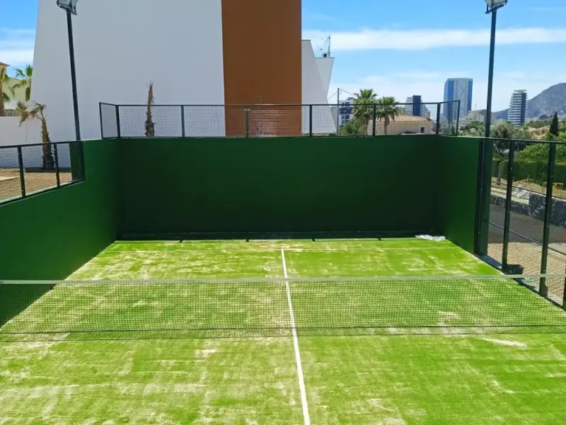 Pista de muro para mayor intensidad y versatilidad para los partidos de pádel