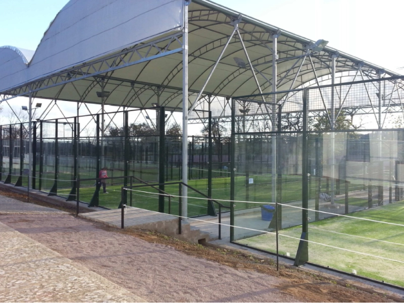Couvertures de terrain de padel